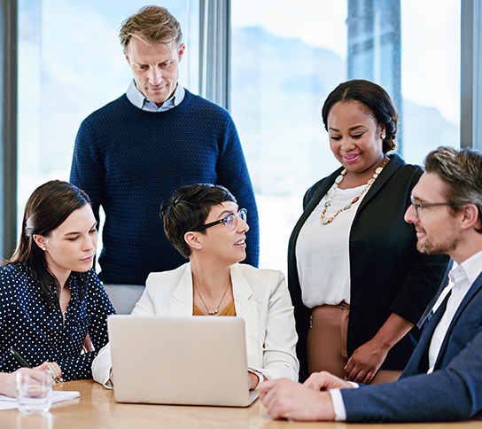 Étudiante en BTS MCO au sein de son entreprise